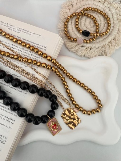 Collier  noir SUZANNE-  breloques