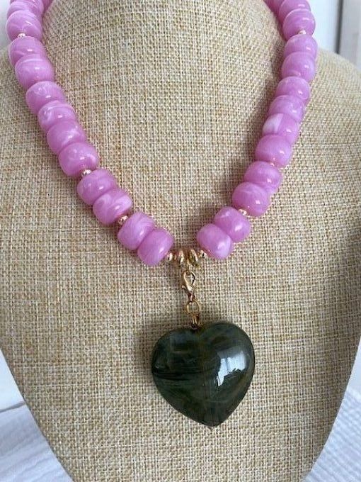 Collier Gisèle Lilas + coeur vert - collier